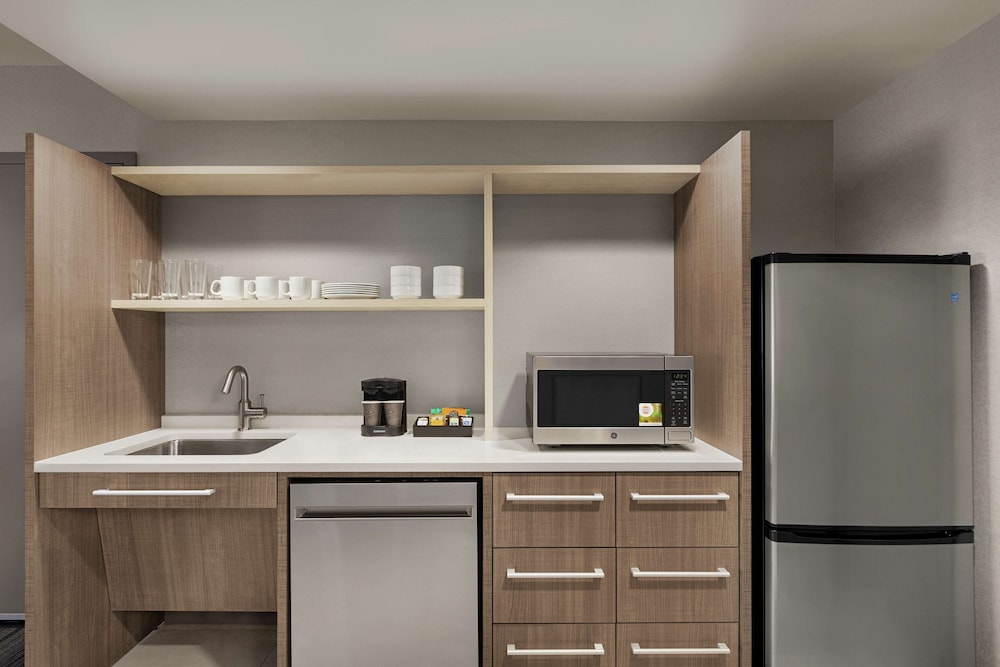 Home2 Suites by Hilton Fernandina Beach Amelia Island, FL — Hotel rooms in Amelia Island, Florida