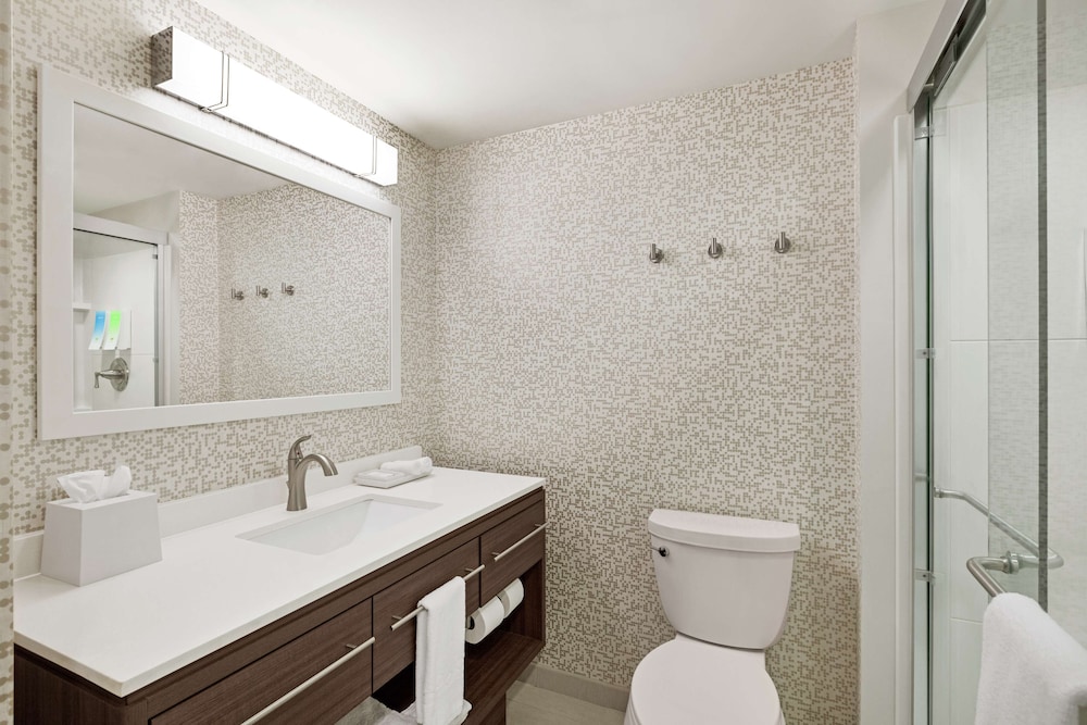 Home2 Suites by Hilton Fernandina Beach Amelia Island, FL — Hotel rooms in Amelia Island, Florida
