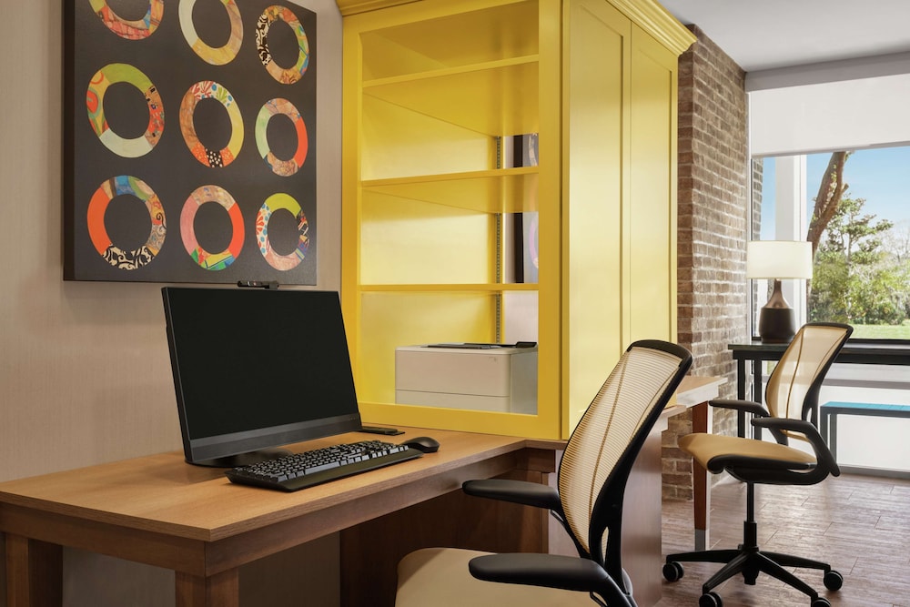 Home2 Suites by Hilton Fernandina Beach Amelia Island, FL — Hotel rooms in Amelia Island, Florida