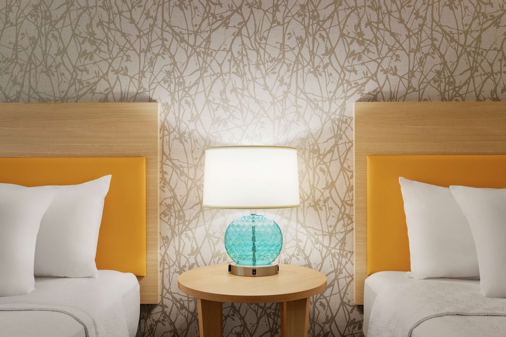 Home2 Suites by Hilton Fernandina Beach Amelia Island, FL — Hotel rooms in Amelia Island, Florida