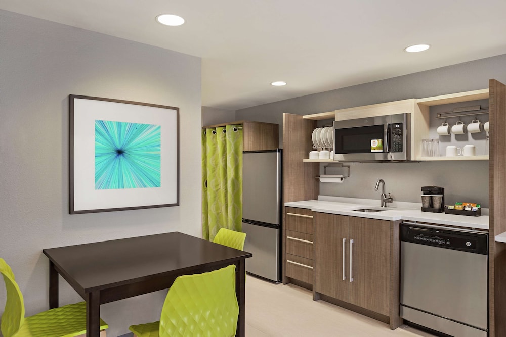 Home2 Suites by Hilton Fernandina Beach Amelia Island, FL — Hotel rooms in Amelia Island, Florida