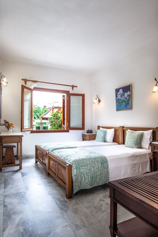 Anais Collection Hotels & Suites by GHH — Hotel rooms in Chania