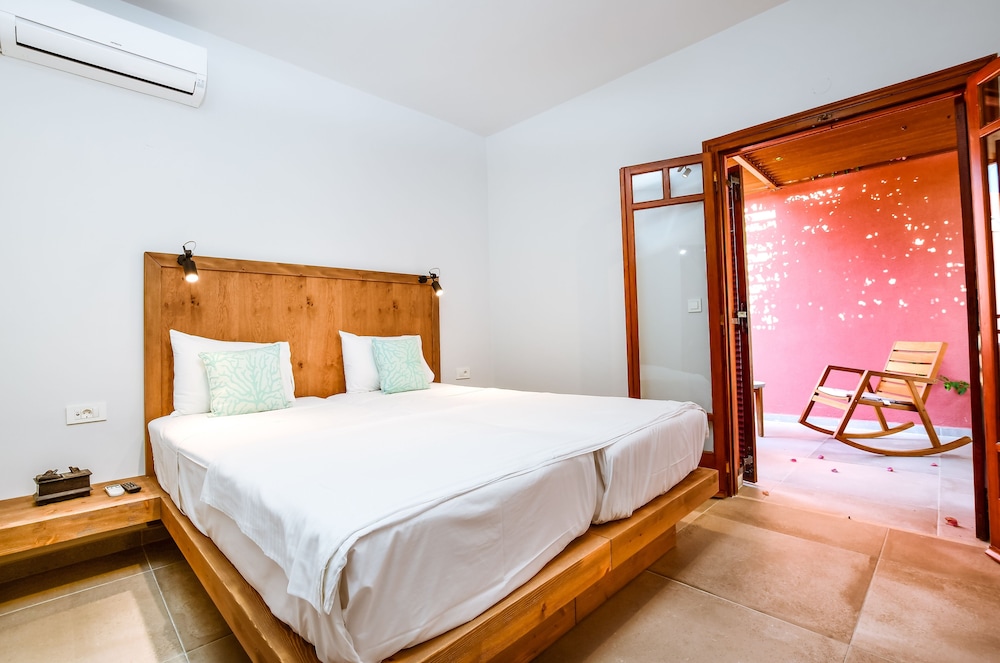 Anais Collection Hotels & Suites by GHH — Hotel rooms in Chania