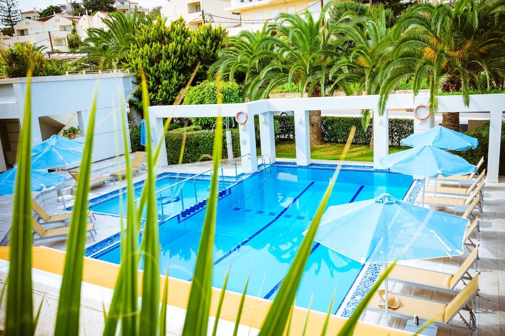 Anais Collection Hotels & Suites by GHH — Swimming pool in Chania