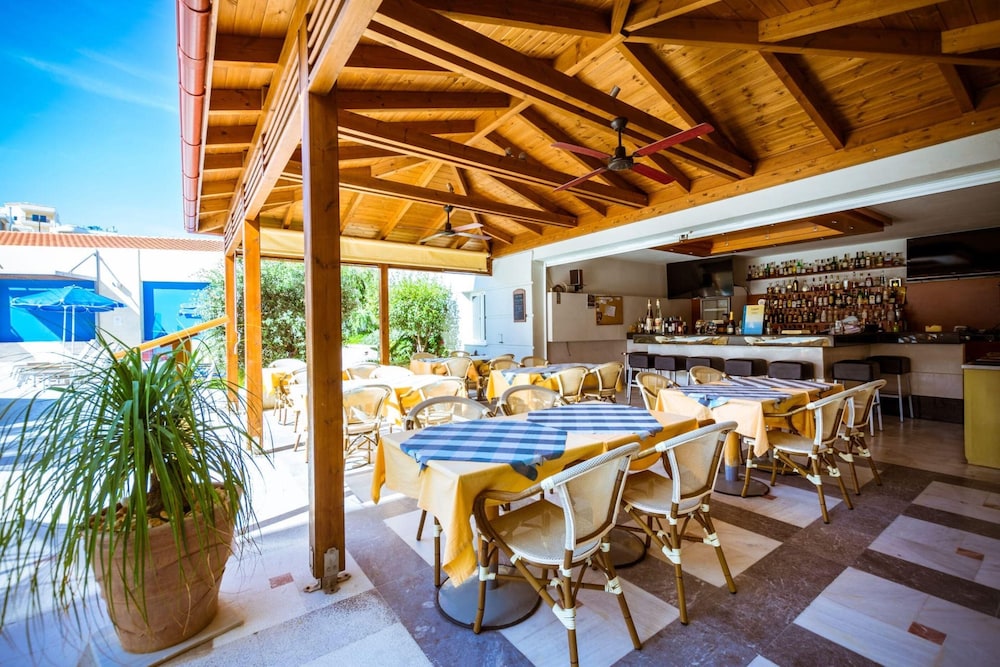 Anais Collection Hotels & Suites by GHH — Restaurant & bars in Chania