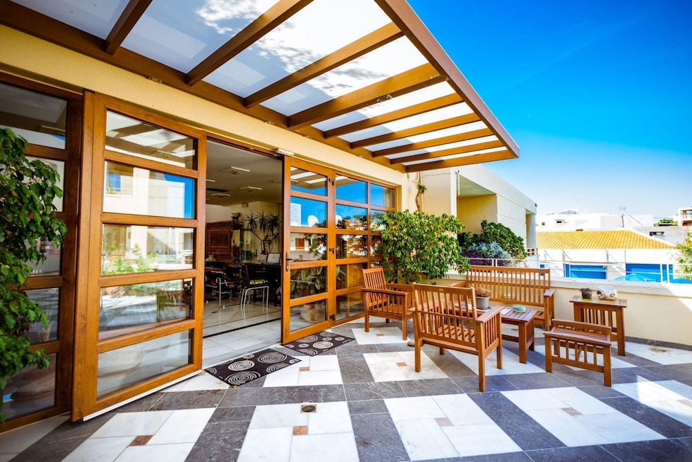 Anais Collection Hotels & Suites by GHH — Hotel rooms in Chania