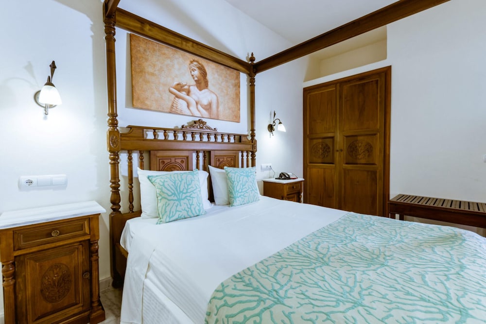 Anais Collection Hotels & Suites by GHH — Hotel rooms in Chania