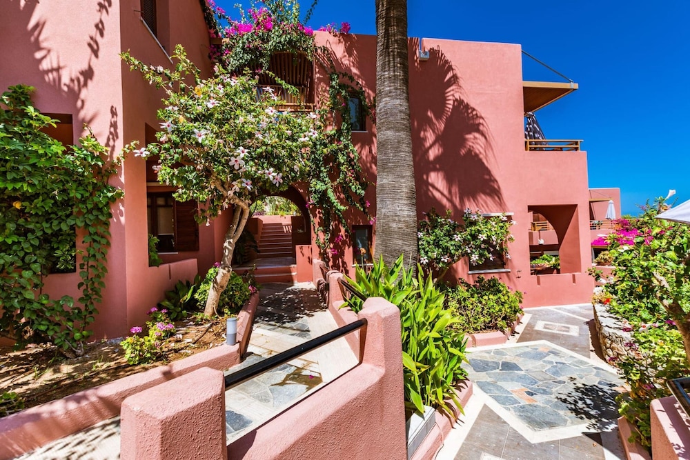 Anais Collection Hotels & Suites by GHH — Hotel building in Chania