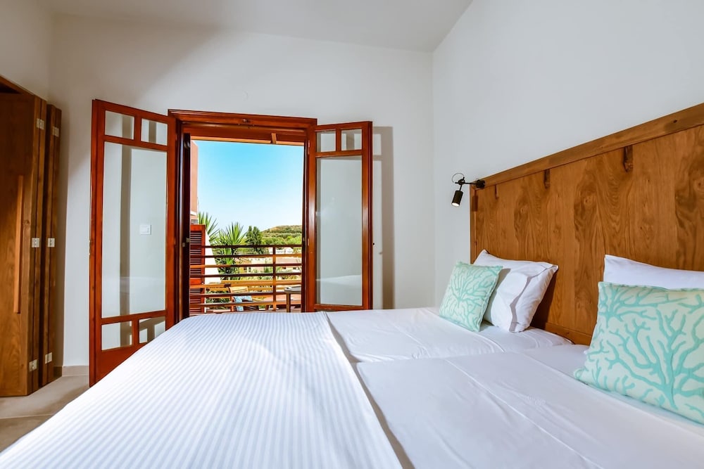 Anais Collection Hotels & Suites by GHH — Hotel rooms in Chania