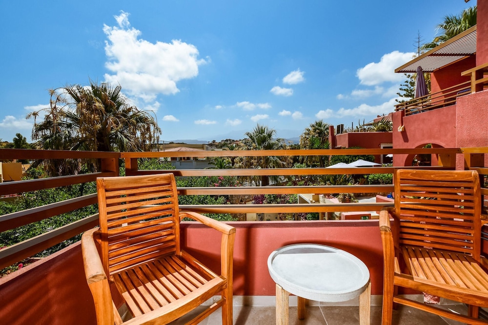 Anais Collection Hotels & Suites by GHH — Hotel rooms in Chania
