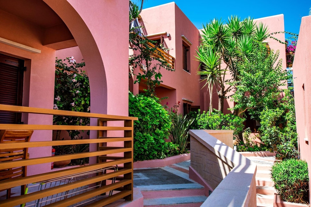 Anais Collection Hotels & Suites by GHH — Hotel building in Chania