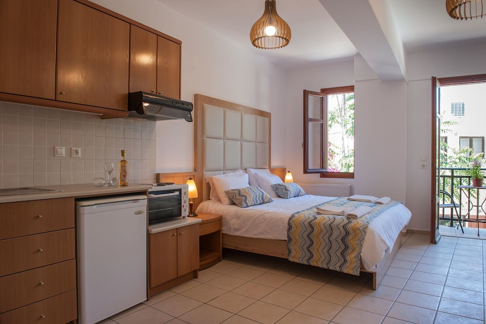 Pallazzo Fortezza — Hotel rooms in Rethymnon