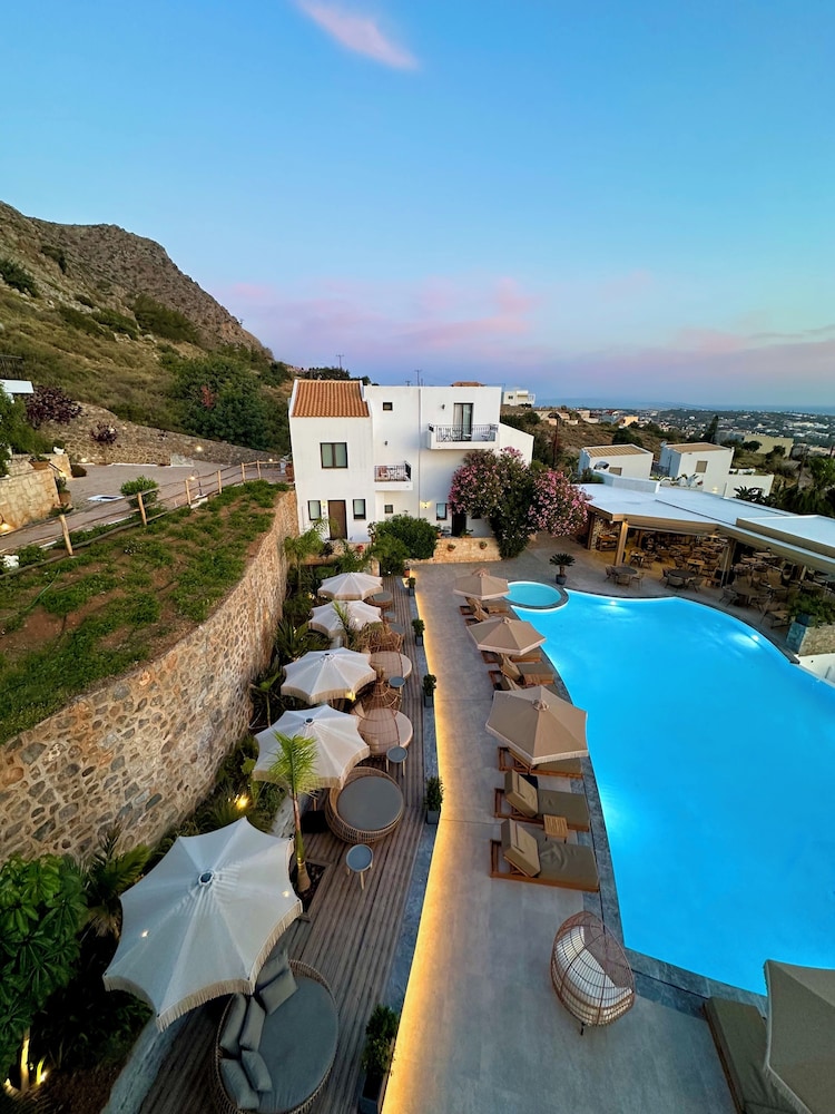 Creta Blue Boutique Hotel — Swimming pool in Hersonissos