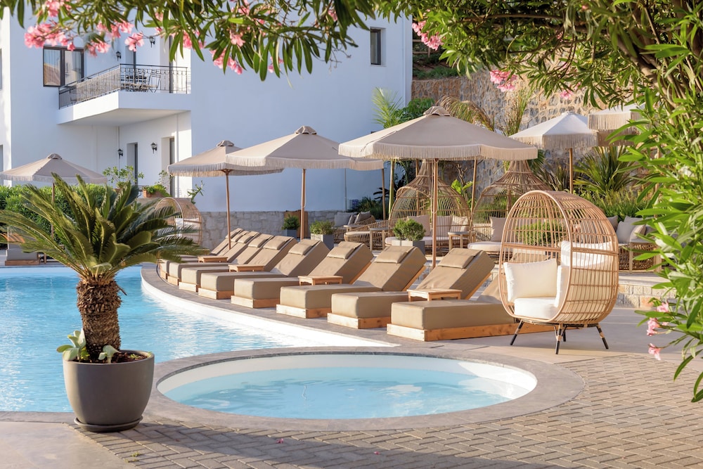 Creta Blue Boutique Hotel — Swimming pool in Hersonissos