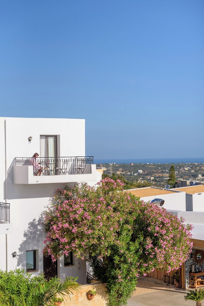 Creta Blue Boutique Hotel — Hotel building in Hersonissos