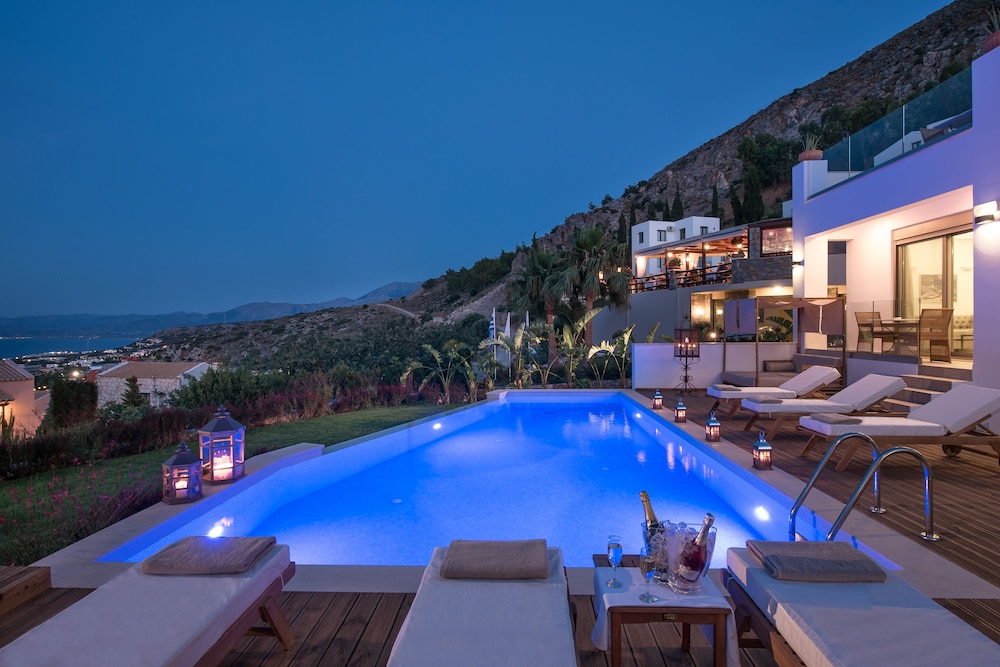 Creta Blue Boutique Hotel — Swimming pool in Hersonissos