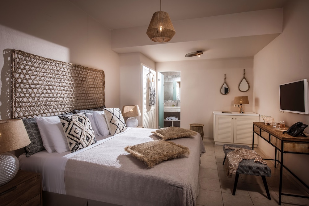 Creta Blue Boutique Hotel — Hotel rooms in Hersonissos