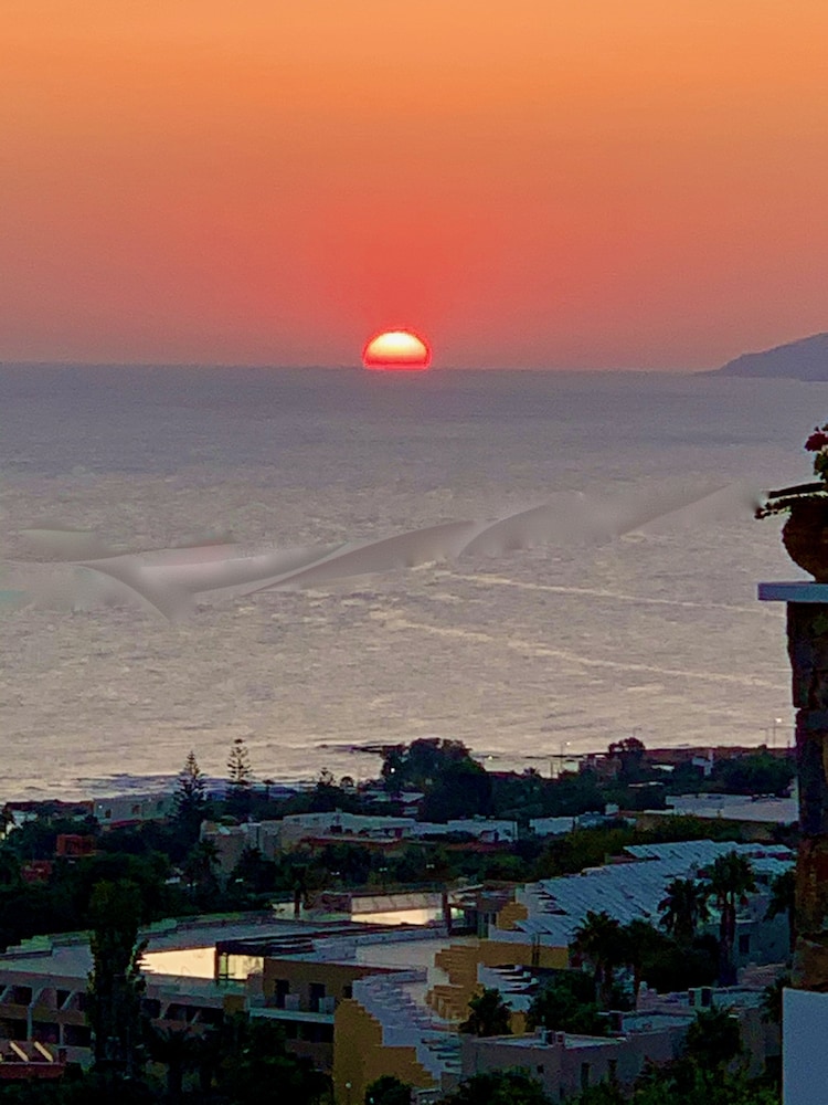 Creta Blue Boutique Hotel — Beach in Hersonissos