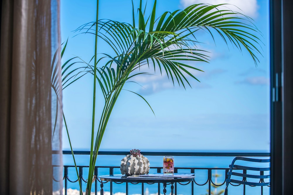 Creta Blue Boutique Hotel — Hotel rooms in Hersonissos