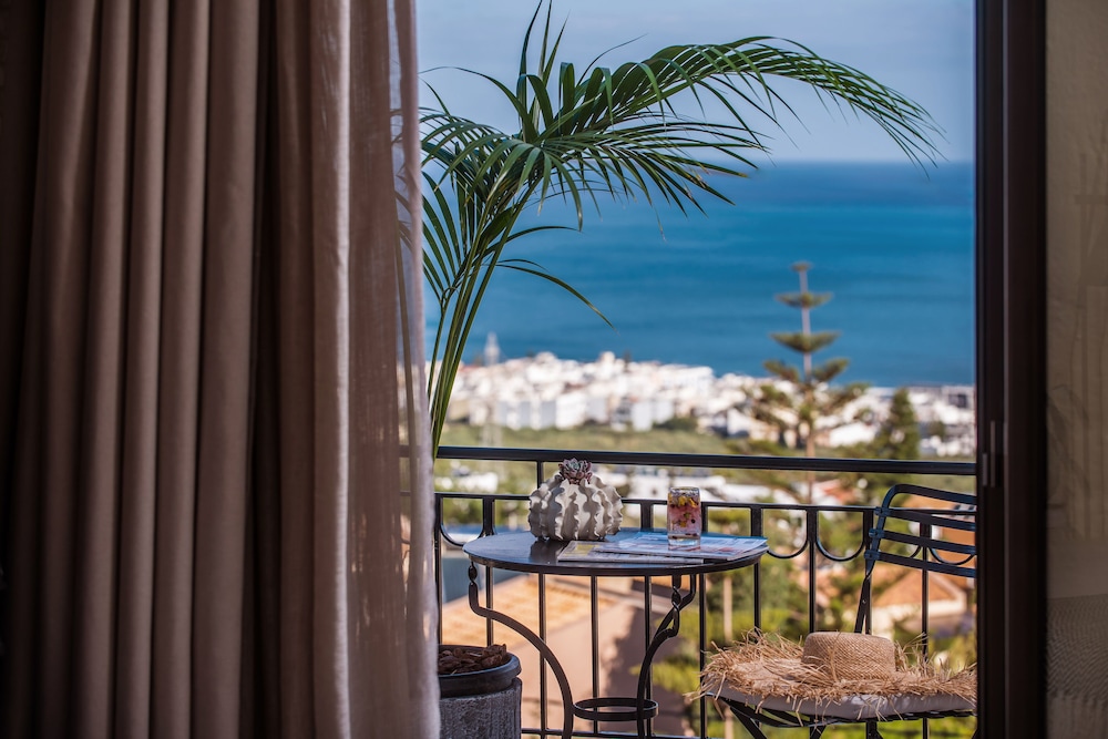 Creta Blue Boutique Hotel — Hotel rooms in Hersonissos
