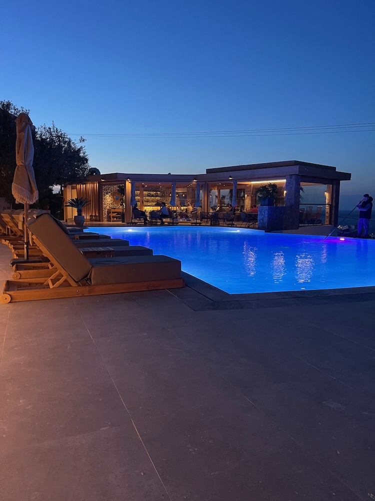 Creta Blue Boutique Hotel — Swimming pool in Hersonissos