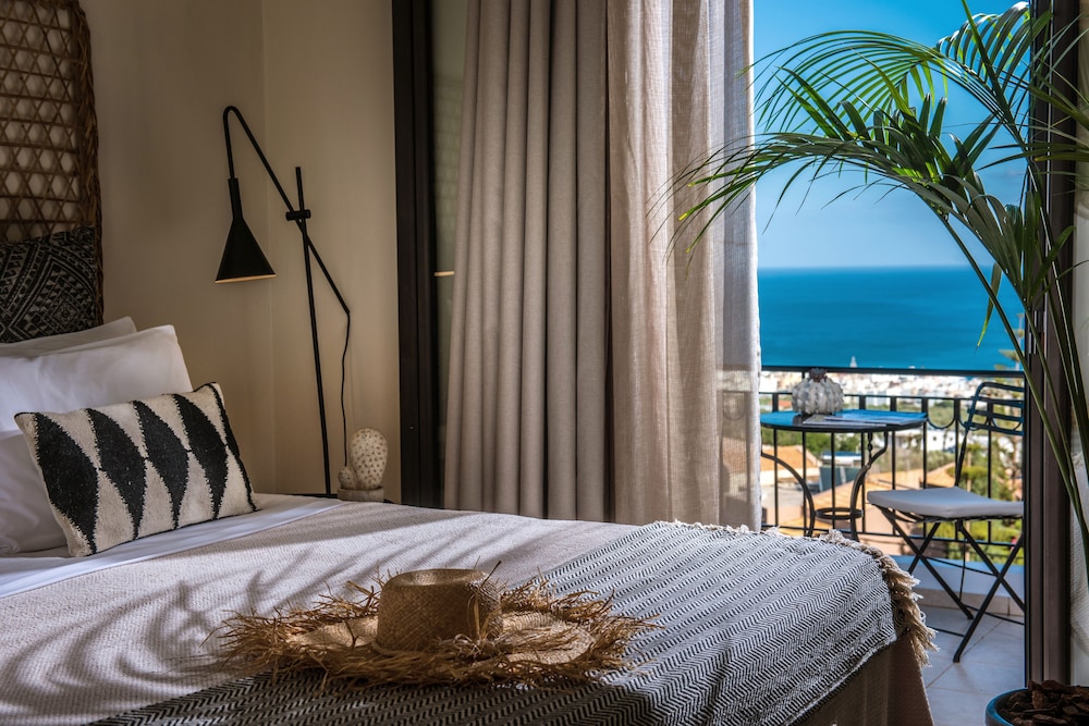 Creta Blue Boutique Hotel — Hotel rooms in Hersonissos
