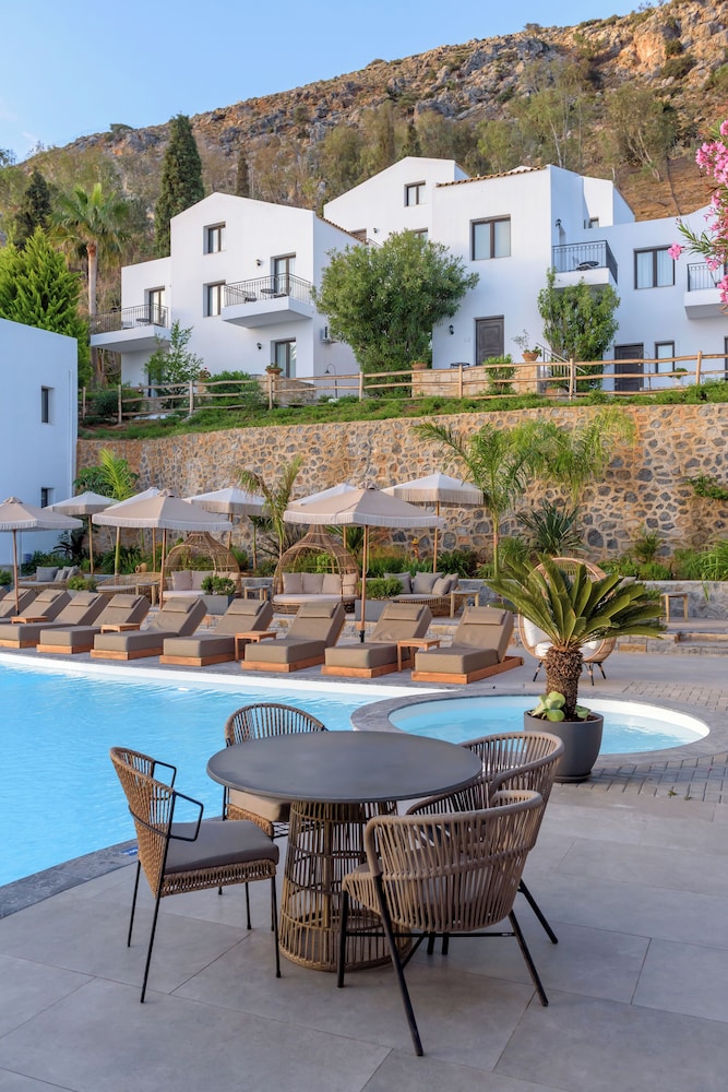 Creta Blue Boutique Hotel — Swimming pool in Hersonissos