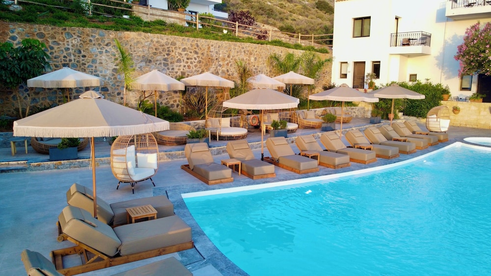 Creta Blue Boutique Hotel — Swimming pool in Hersonissos