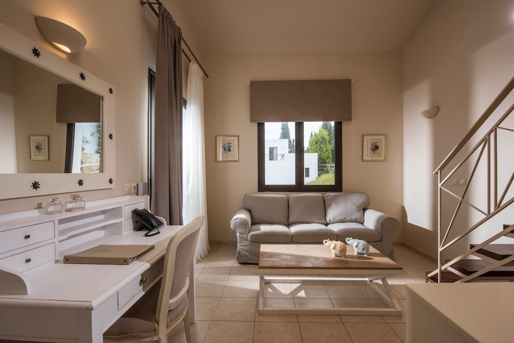 Creta Blue Boutique Hotel — Hotel rooms in Hersonissos