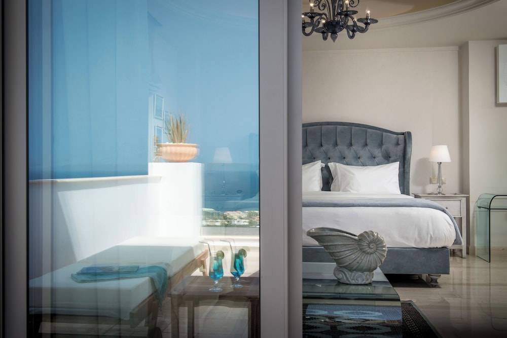 Creta Blue Boutique Hotel — Hotel rooms in Hersonissos
