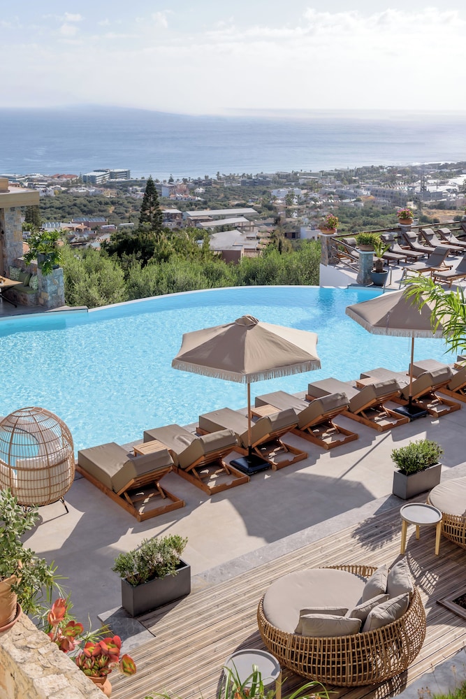 Creta Blue Boutique Hotel — Swimming pool in Hersonissos