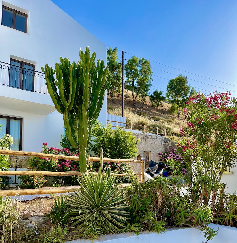 Creta Blue Boutique Hotel — Hotel building in Hersonissos