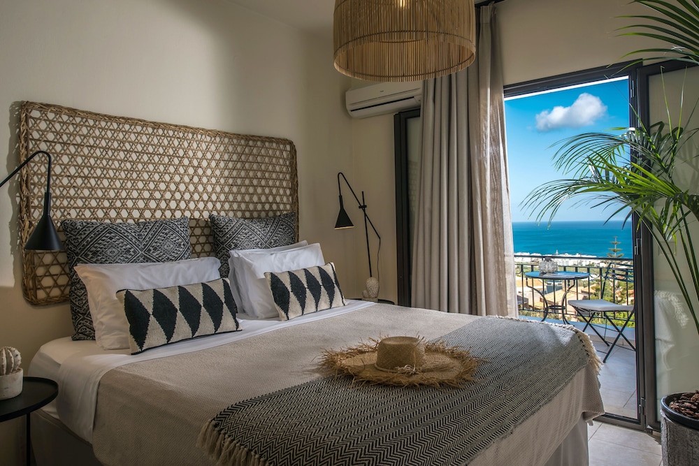 Creta Blue Boutique Hotel — Hotel rooms in Hersonissos