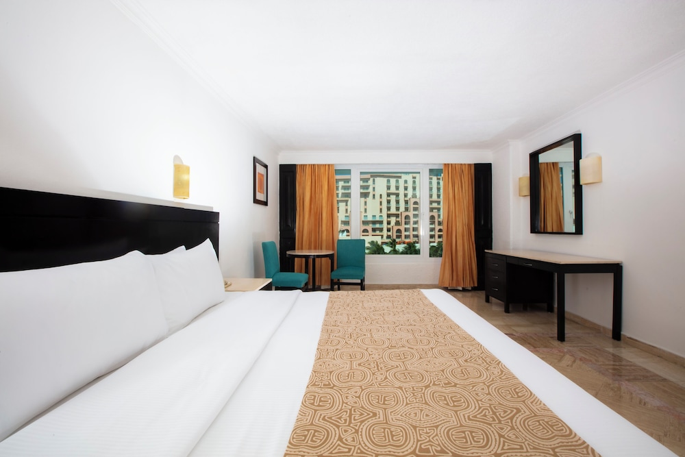 Krystal Cancun All Inclusive — Hotel rooms in Cancun, Quintana Roo