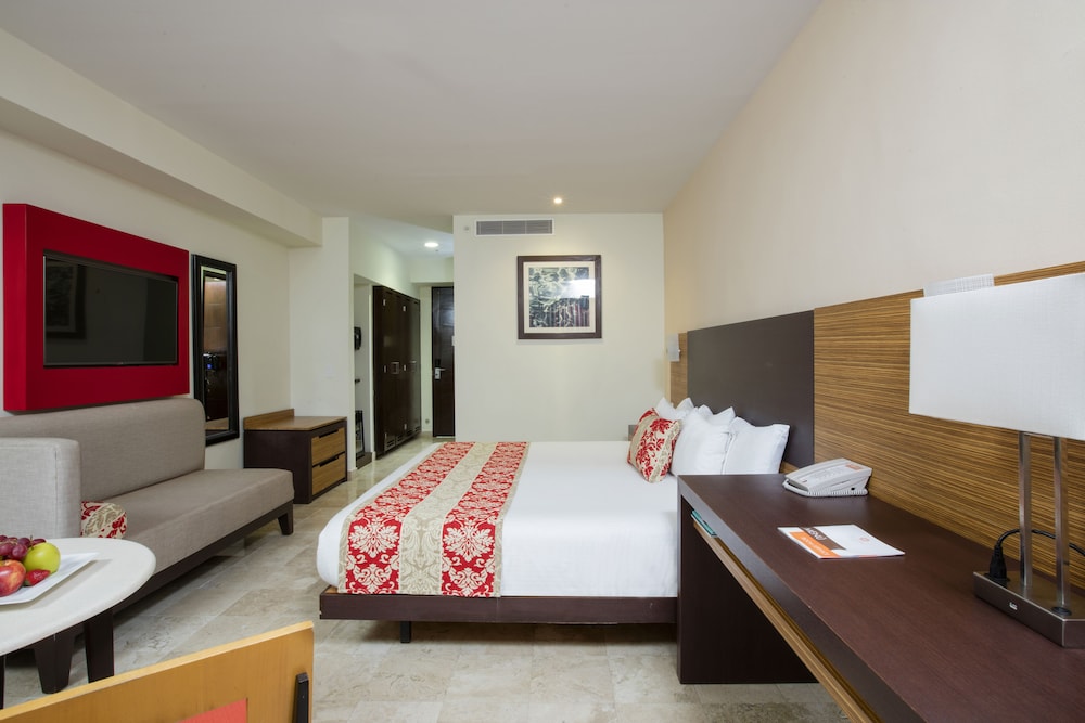 Krystal Cancun All Inclusive — Hotel rooms in Cancun, Quintana Roo