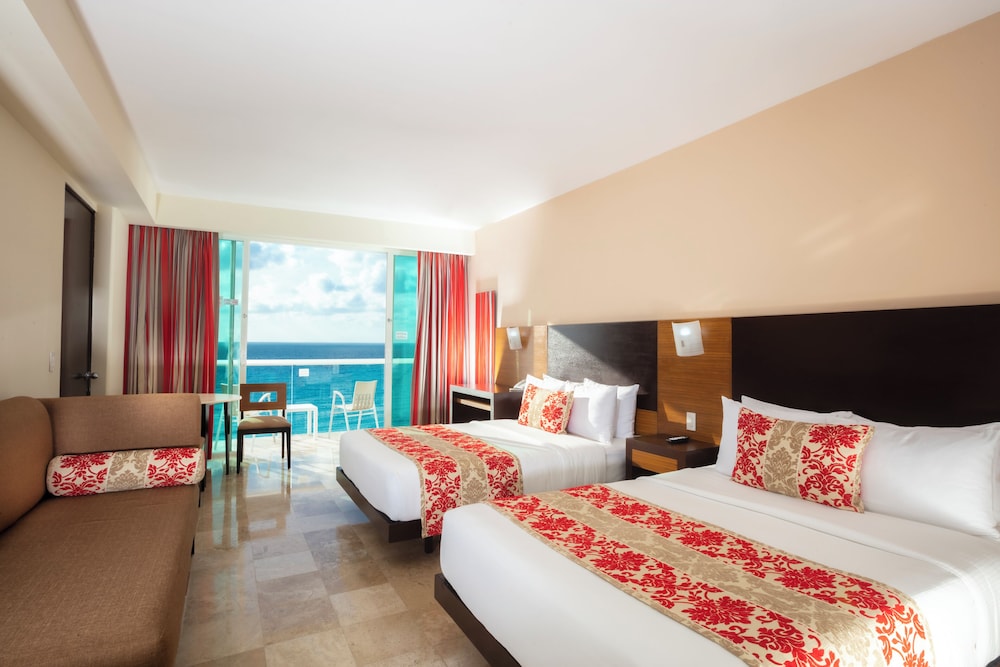 Krystal Cancun All Inclusive — Hotel rooms in Cancun, Quintana Roo