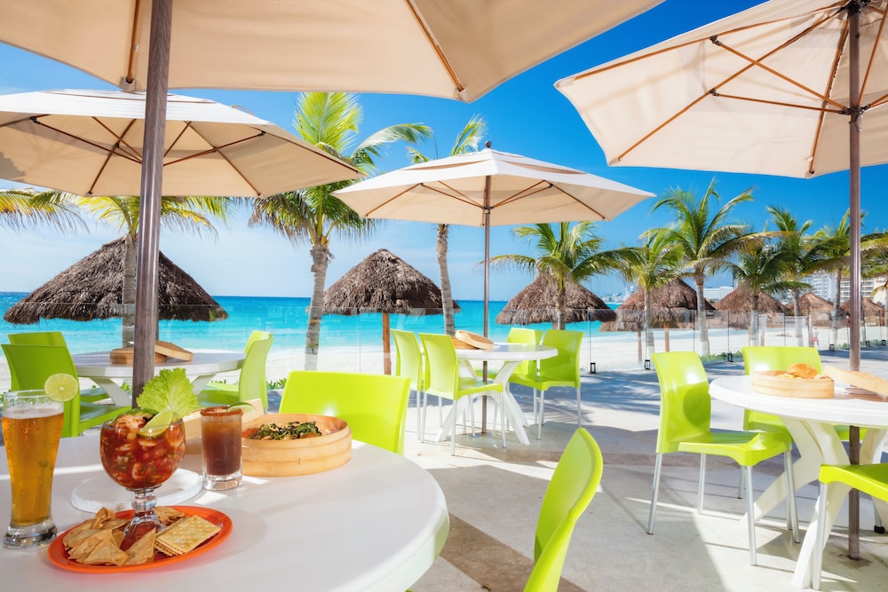 Krystal Cancun All Inclusive — Restaurant & bars in Cancun, Quintana Roo