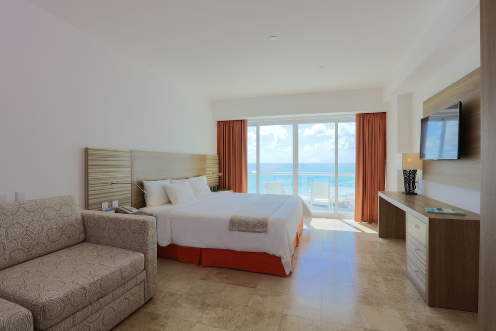 Krystal Cancun All Inclusive — Hotel rooms in Cancun, Quintana Roo