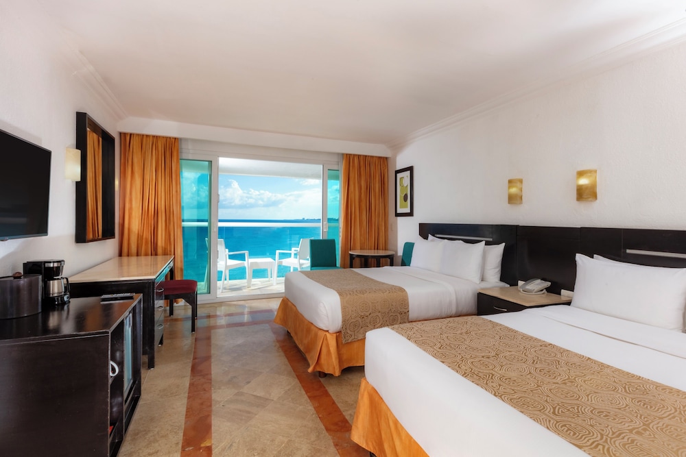 Krystal Cancun All Inclusive — Hotel rooms in Cancun, Quintana Roo