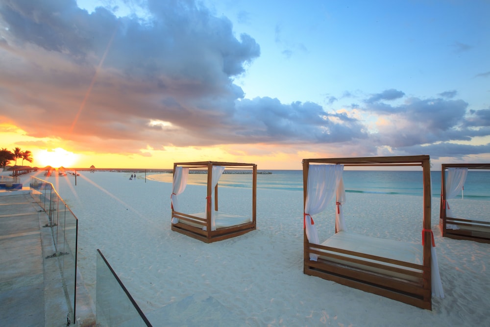 Krystal Cancun All Inclusive — Beach in Cancun, Quintana Roo