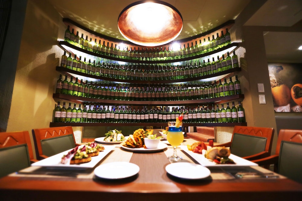 Holiday Inn Club VacationsThe Royal Cancun by IHG - All inclusive — Restaurant & bars in Cancun, Quintana Roo