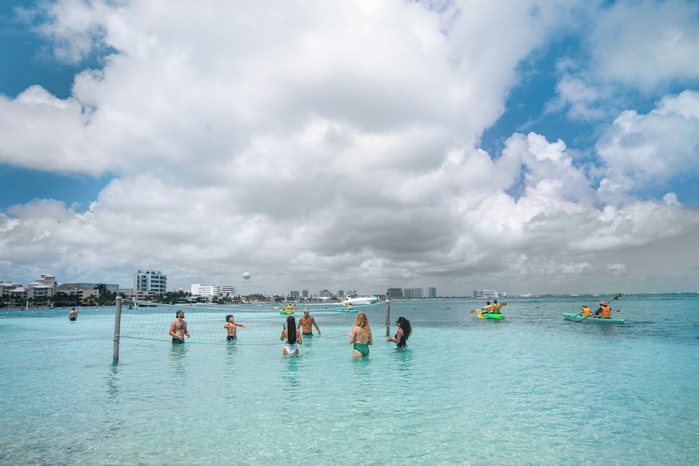 Holiday Inn Club VacationsThe Royal Cancun by IHG - All inclusive — Sports & recreation in Cancun, Quintana Roo