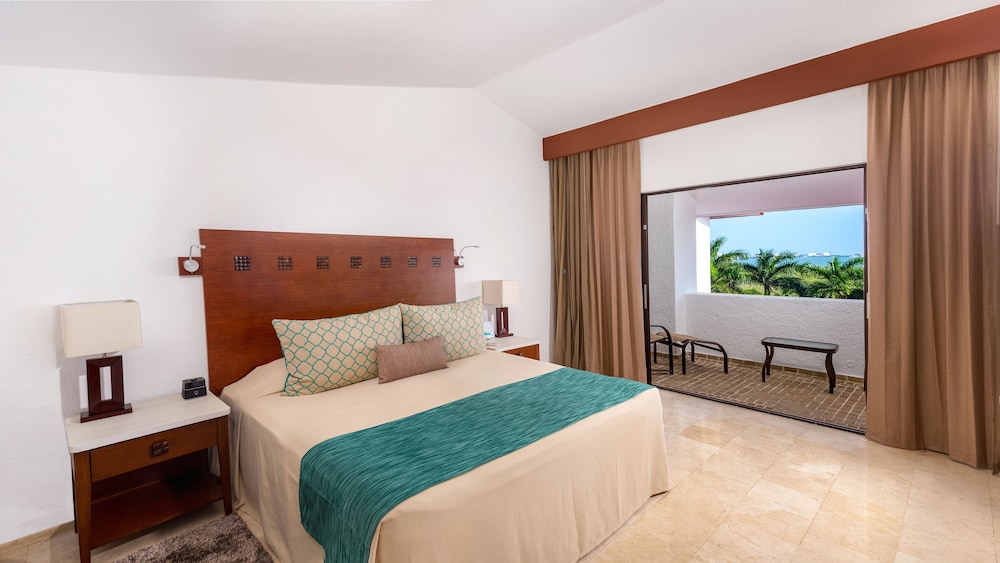 Holiday Inn Club VacationsThe Royal Cancun by IHG - All inclusive — Hotel rooms in Cancun, Quintana Roo
