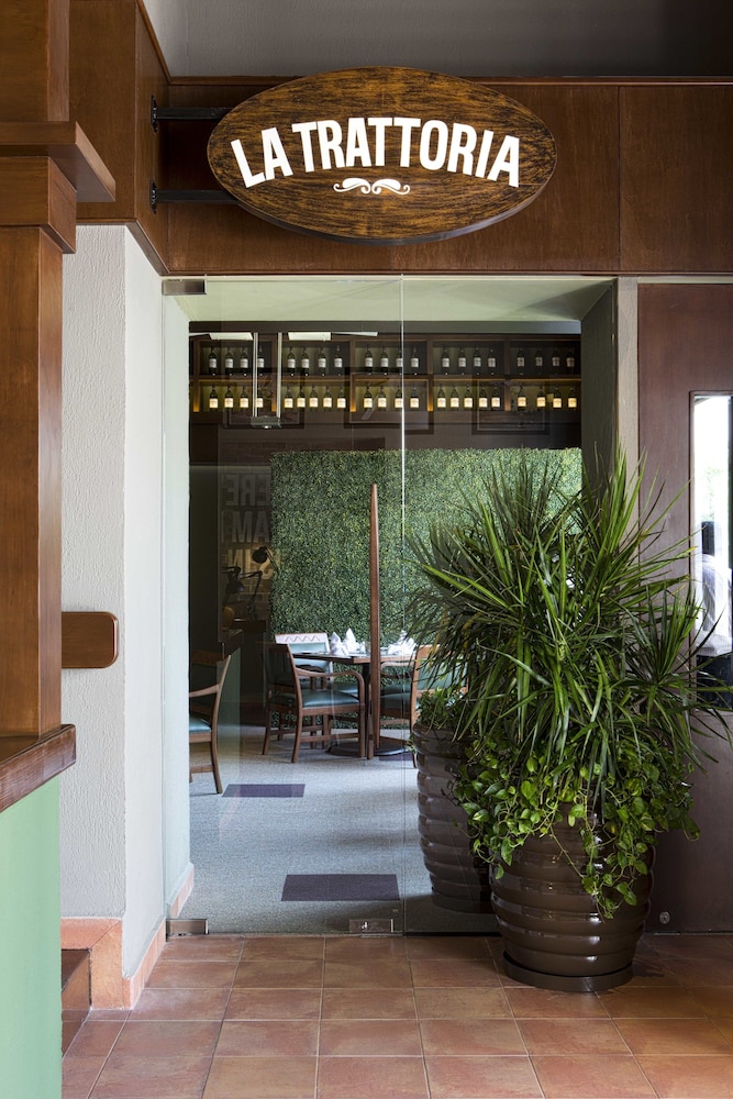 Holiday Inn Club VacationsThe Royal Cancun by IHG - All inclusive — Restaurant & bars in Cancun, Quintana Roo