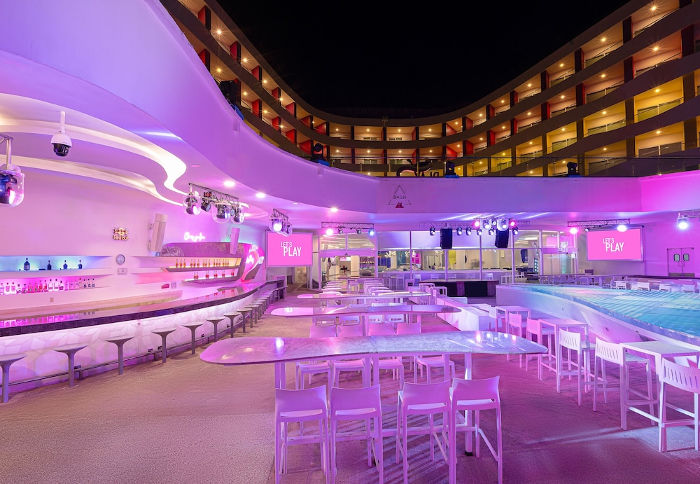 Temptation at The Tower Cancún All Inclusive - Adults Only — Restaurant & bars in Cancun, Quintana Roo