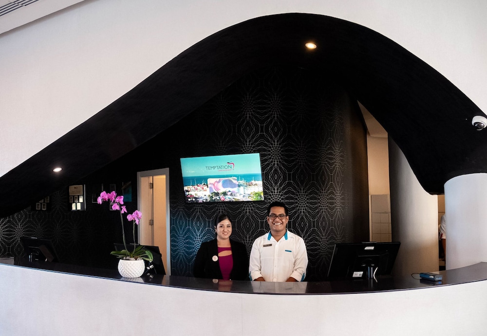 Temptation at The Tower Cancún All Inclusive - Adults Only — Hotel building in Cancun, Quintana Roo