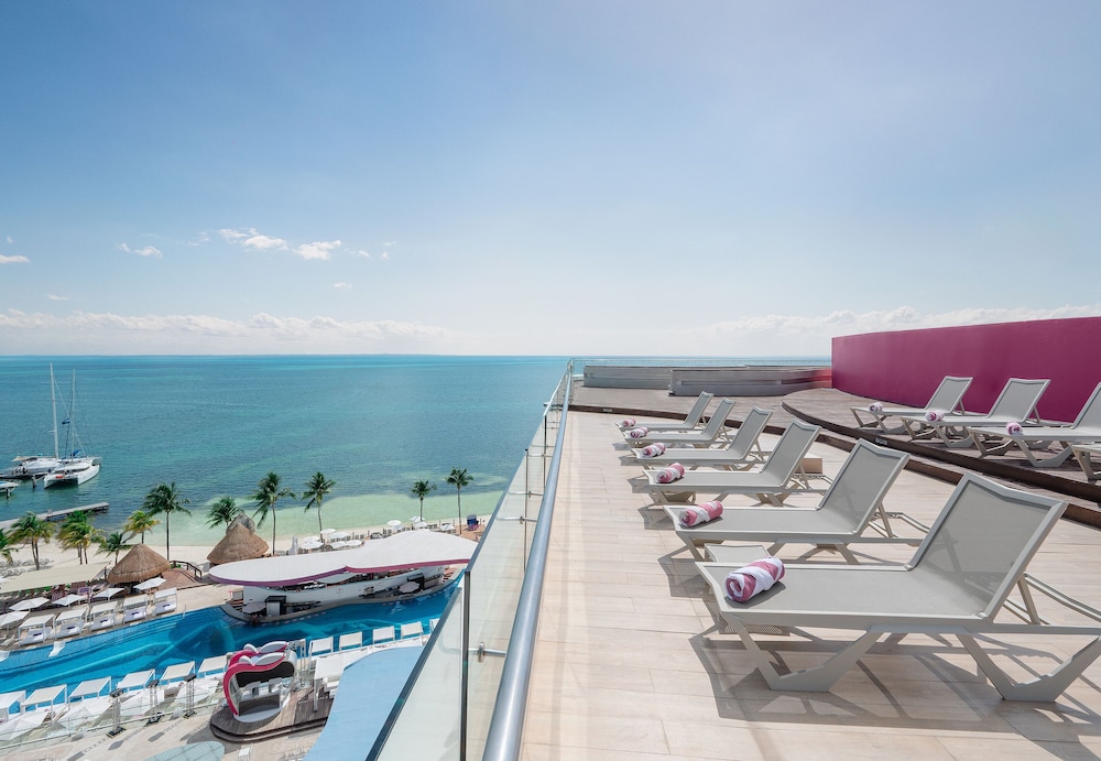Temptation at The Tower Cancún All Inclusive - Adults Only — Beach in Cancun, Quintana Roo