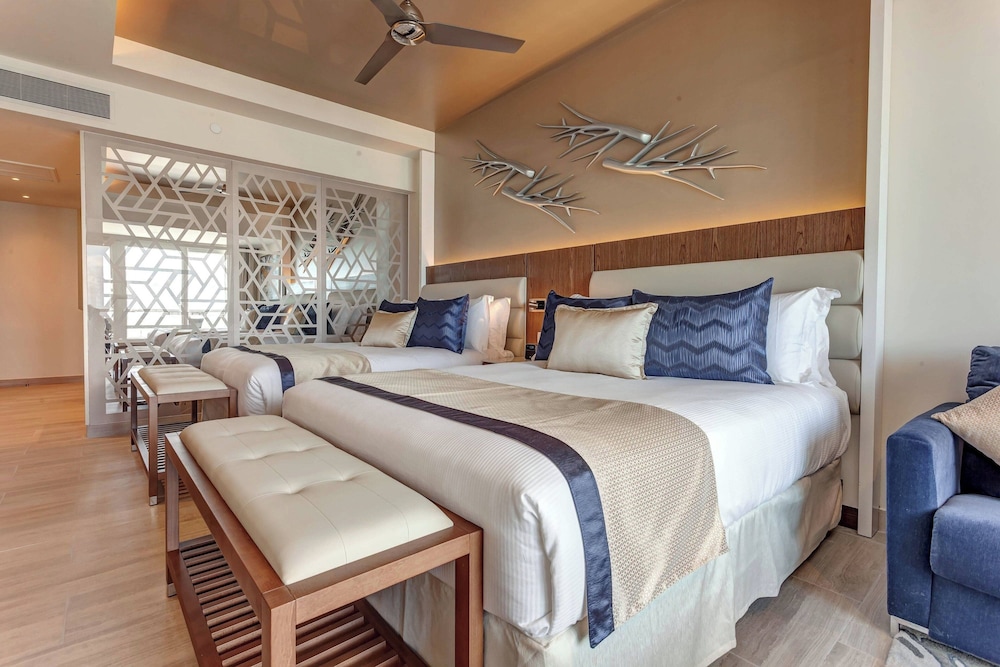 Royalton CHIC Cancun, An Autograph Collection All-Inclusive Resort - Adults Only — Hotel rooms in Cancun, Quintana Roo