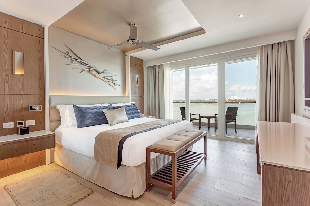 Royalton CHIC Cancun, An Autograph Collection All-Inclusive Resort - Adults Only — Hotel rooms in Cancun, Quintana Roo