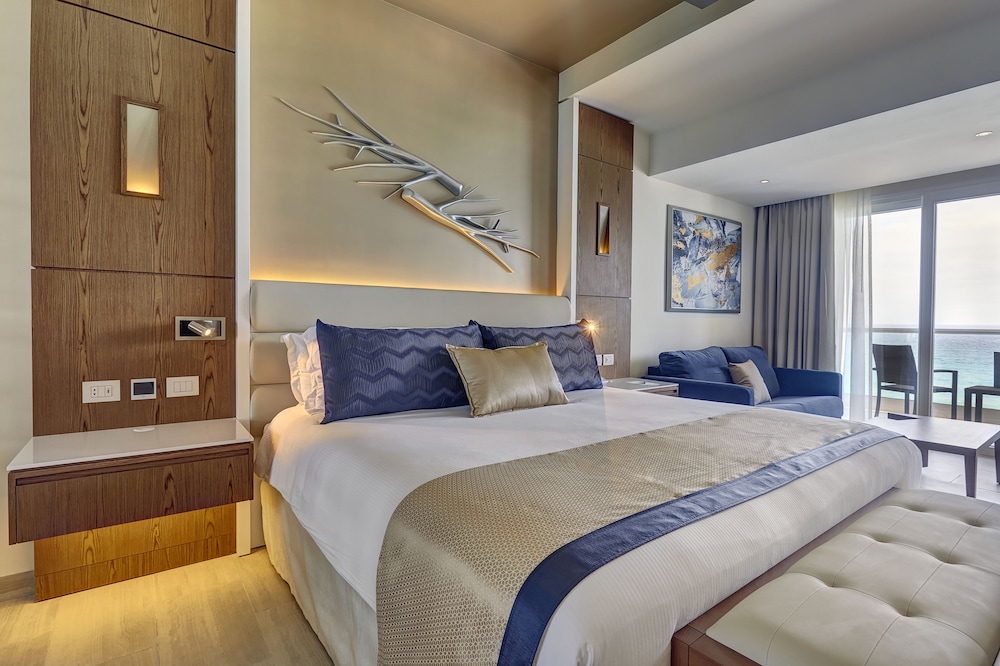 Royalton CHIC Cancun, An Autograph Collection All-Inclusive Resort - Adults Only — Hotel rooms in Cancun, Quintana Roo